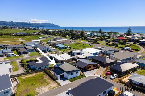 Photo of property in 8 Moet Crescent, Waihi Beach, 3611