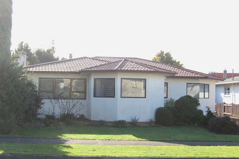 Photo of property in 16 Ashford Avenue, Hokowhitu, Palmerston North, 4410