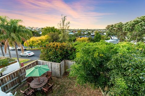 Photo of property in 1/5 Sharon Road, Waiake, Auckland, 0630