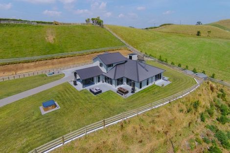 Photo of property in 652 Kelly Road, Lepperton, New Plymouth, 4373