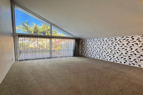 Photo of property in 1/80 Knights Road, Rothesay Bay, Auckland, 0630