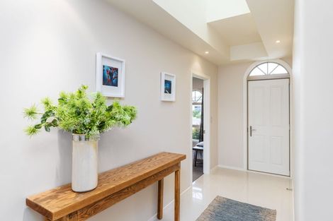 Photo of property in 14 Holbrook Way, Westmorland, Christchurch, 8025