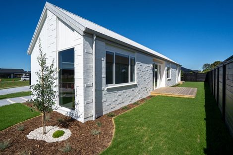 Photo of property in 11 Rose Leigh Drive, Cambridge, 3434