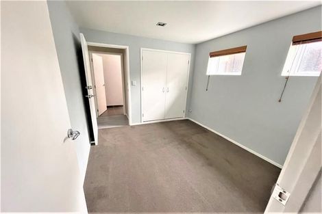 Photo of property in 17 Crompton Road, Massey, Auckland, 0614
