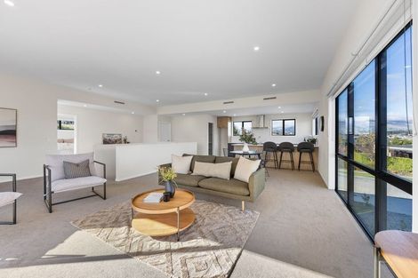 Photo of property in 60 Kirimoko Crescent, Wanaka, 9305