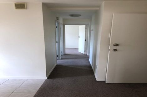 Photo of property in 9 Darren Crescent, Half Moon Bay, Auckland, 2012