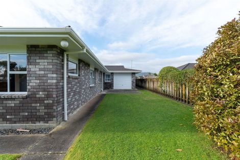 Photo of property in 16 Easton Way, Levin, 5510