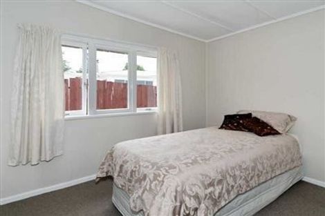 Photo of property in 1/55 Awaroa Road, Sunnyvale, Auckland, 0612