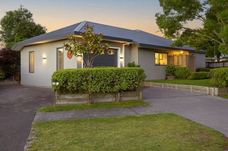 Photo of property in 2 Balmoral Drive, Hilltop, Taupo, 3330