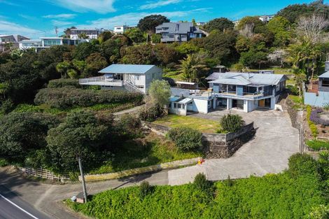 Photo of property in 1099 Whangaparaoa Road, Tindalls Beach, Whangaparaoa, 0930