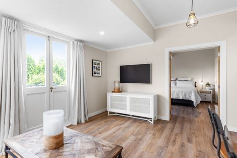 Photo of property in 10 Cobden Road, Bluff Hill, Napier, 4110