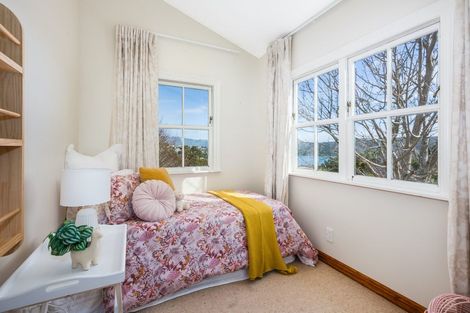 Photo of property in 28 Kiriwai Road, Paremata, Porirua, 5024