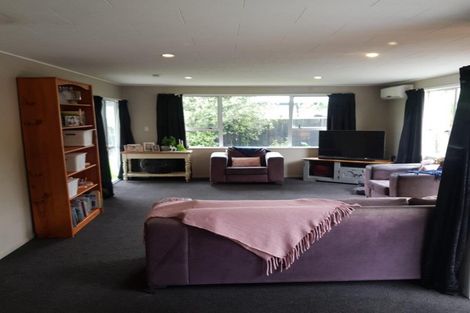 Photo of property in 17 Coates Place, Rangiora, 7400