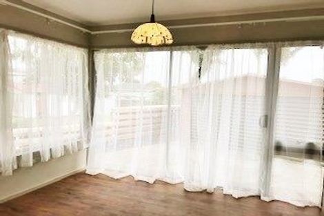 Photo of property in 16 Windoma Circle, Manukau, Auckland, 2025