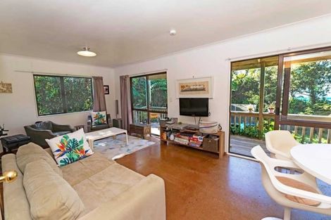 Photo of property in 789a Scenic Drive, Henderson Valley, Auckland, 0612