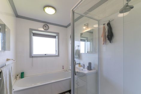 Photo of property in 12 Heather Street, Levin, 5510