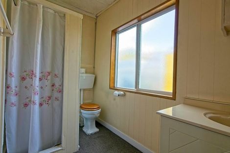 Photo of property in 22 Russell Street, Westport, 7825