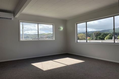 Photo of property in 4/1 Proctor Lane, Tawa, Wellington, 5028