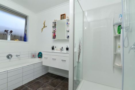 Photo of property in 7b Warwick Avenue, St Andrews, Hamilton, 3200