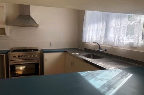 Photo of property in 1/84 Greenslade Crescent, Northcote, Auckland, 0627