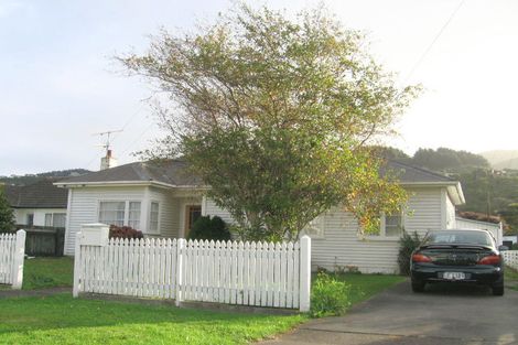 Photo of property in 19 Findlay Street, Tawa, Wellington, 5028