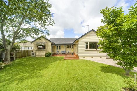 Photo of property in 11 Park Road, West End, Palmerston North, 4412