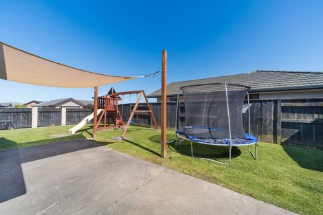 Photo of property in 23 Geneva Terrace, Kelvin Grove, Palmerston North, 4414