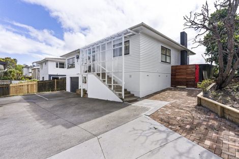 Photo of property in 692 East Coast Road, Pinehill, Auckland, 0632