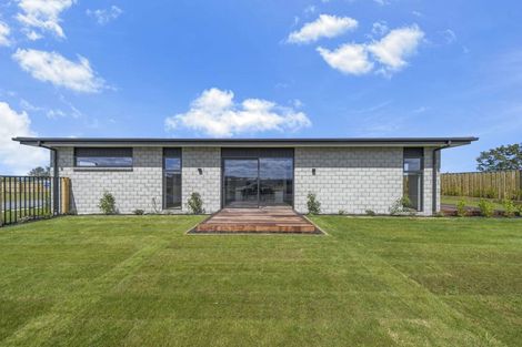 Photo of property in 12 Greig Crescent, Amberley, 7481