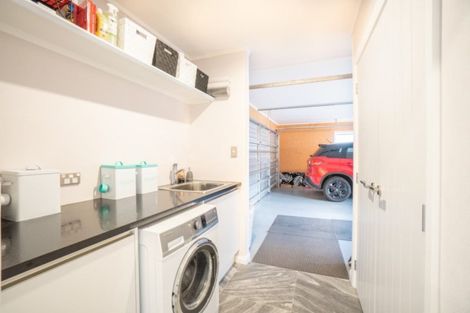 Photo of property in 3 Freedom Drive, Kelvin Grove, Palmerston North, 4414