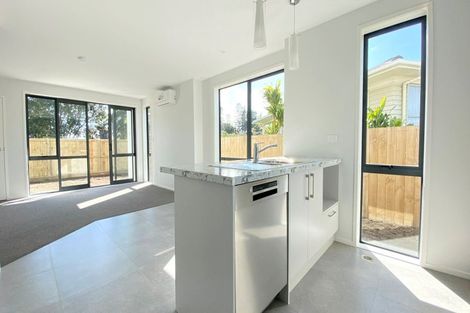 Photo of property in 11d Kelburn Lane, Mangere, Auckland, 2022