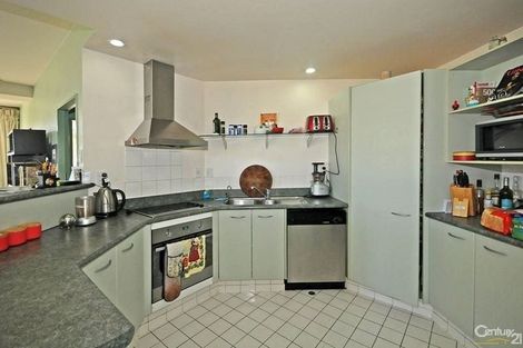 Photo of property in Grandstand Apartments, 10/80 Kent Terrace, Mount Victoria, Wellington, 6011