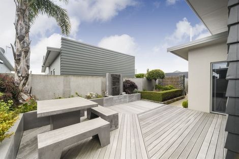 Photo of property in 25 Rosalie Terrace, Kelvin Grove, Palmerston North, 4414
