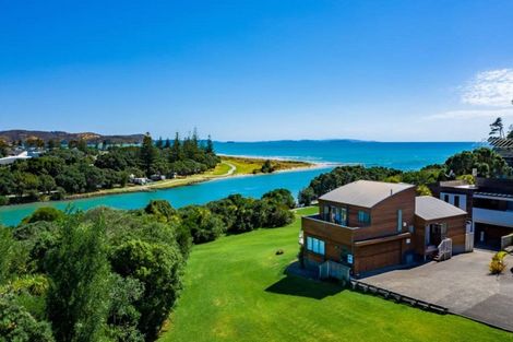 Photo of property in 2/42 Amorino Drive, Red Beach, 0932