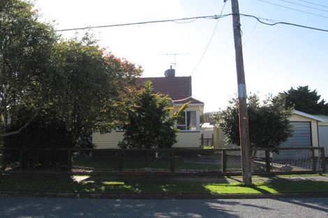 Photo of property in 6 Wheatley Street, Naenae, Lower Hutt, 5011