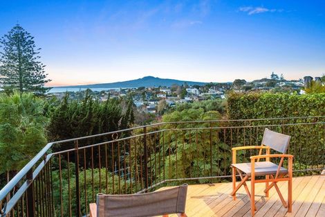 Photo of property in 24 Palmer Crescent, Mission Bay, Auckland, 1071