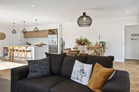 Photo of property in 9 Kanuka Grove, Kinloch, Taupo, 3377