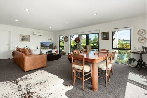 Photo of property in 9 Ellesmere Close, Pyes Pa, Tauranga, 3112