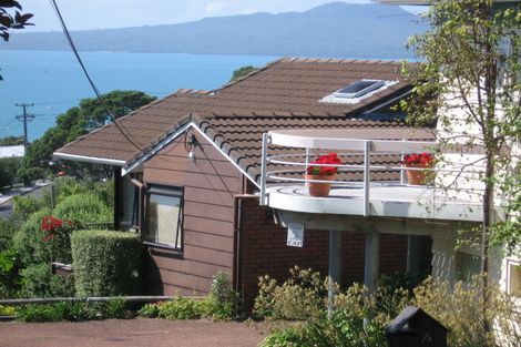 Photo of property in 1/1 Eastcliffe Road, Castor Bay, Auckland, 0620