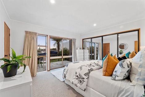 Photo of property in 1/9 Taumata Road, Castor Bay, Auckland, 0620