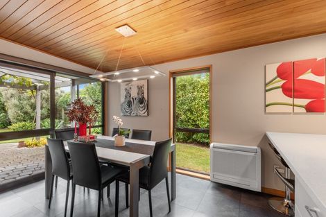 Photo of property in 24 Highland Place, Avonhead, Christchurch, 8042