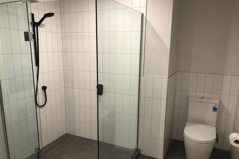 Photo of property in 328 Glenfield Road, Glenfield, Auckland, 0629