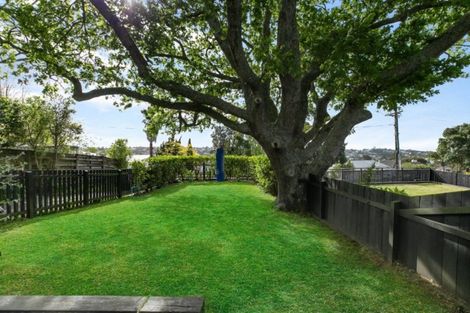 Photo of property in 1/5 View Road, Shelly Park, Auckland, 2014