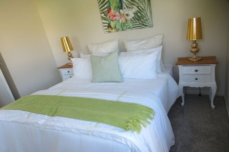 Photo of property in 10/2 Nikau Street, New Lynn, Auckland, 0600