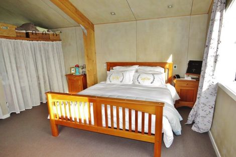 Photo of property in 240 Alma Road, Westport, 7892