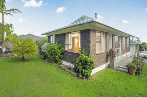 Photo of property in 2/13 Waitaki Street, Henderson, Auckland, 0612