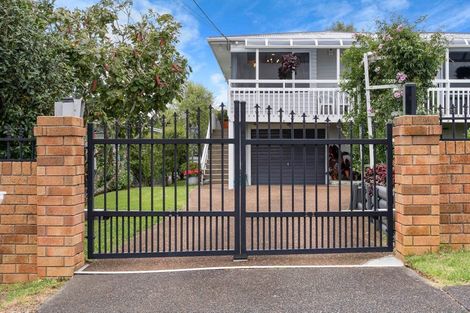 Photo of property in 714 East Coast Road, Pinehill, Auckland, 0632