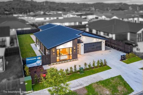 Photo of property in 18 Madden Avenue, Kumeu, 0810