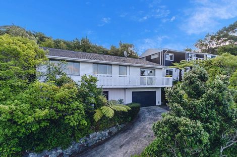 Photo of property in 70 Allington Road, Karori, Wellington, 6012