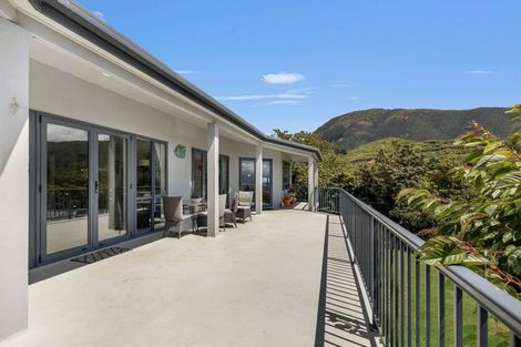 Photo of property in 85 Kent Street, Picton, 7220